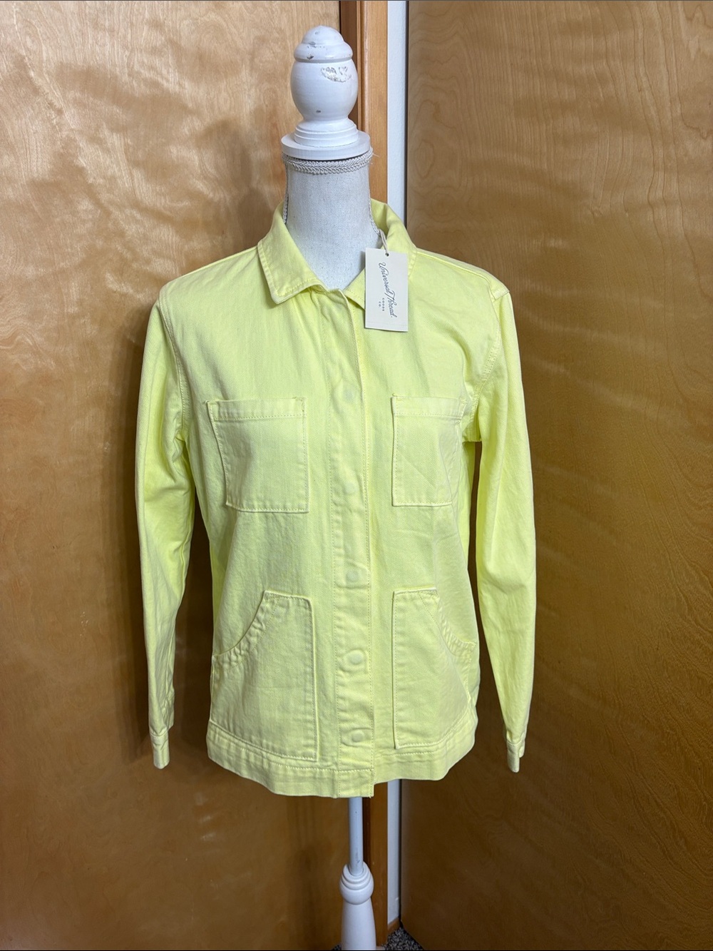 NWT Universal Thread Yellow Long Sleeve Button Down Denim Jacket Size S